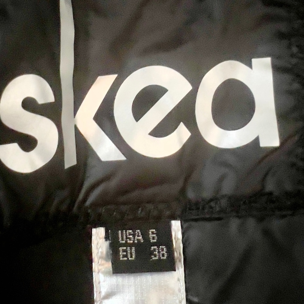 NEW with Tags: Skea Women's Darcy Ski & Snow Down Jacket.